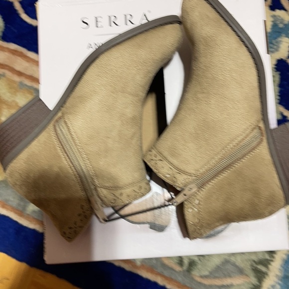 Serra Ankle Boots faux Suede Pull on Size 2/3 (Little Girl) - Picture 8 of 13